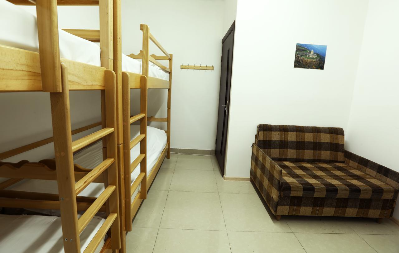 Byron Hostel Jerevan Exteriör bild